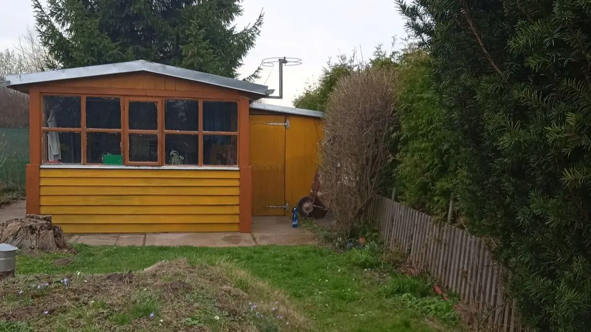 Prodám do osobního vlastnictví chatu a pozemek rozloze 255 m2