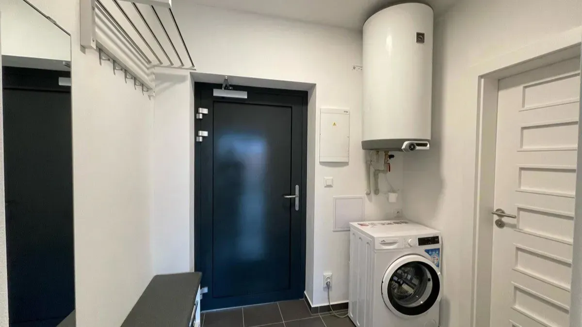 Pronájem bytu · 1+kk · 32 m²